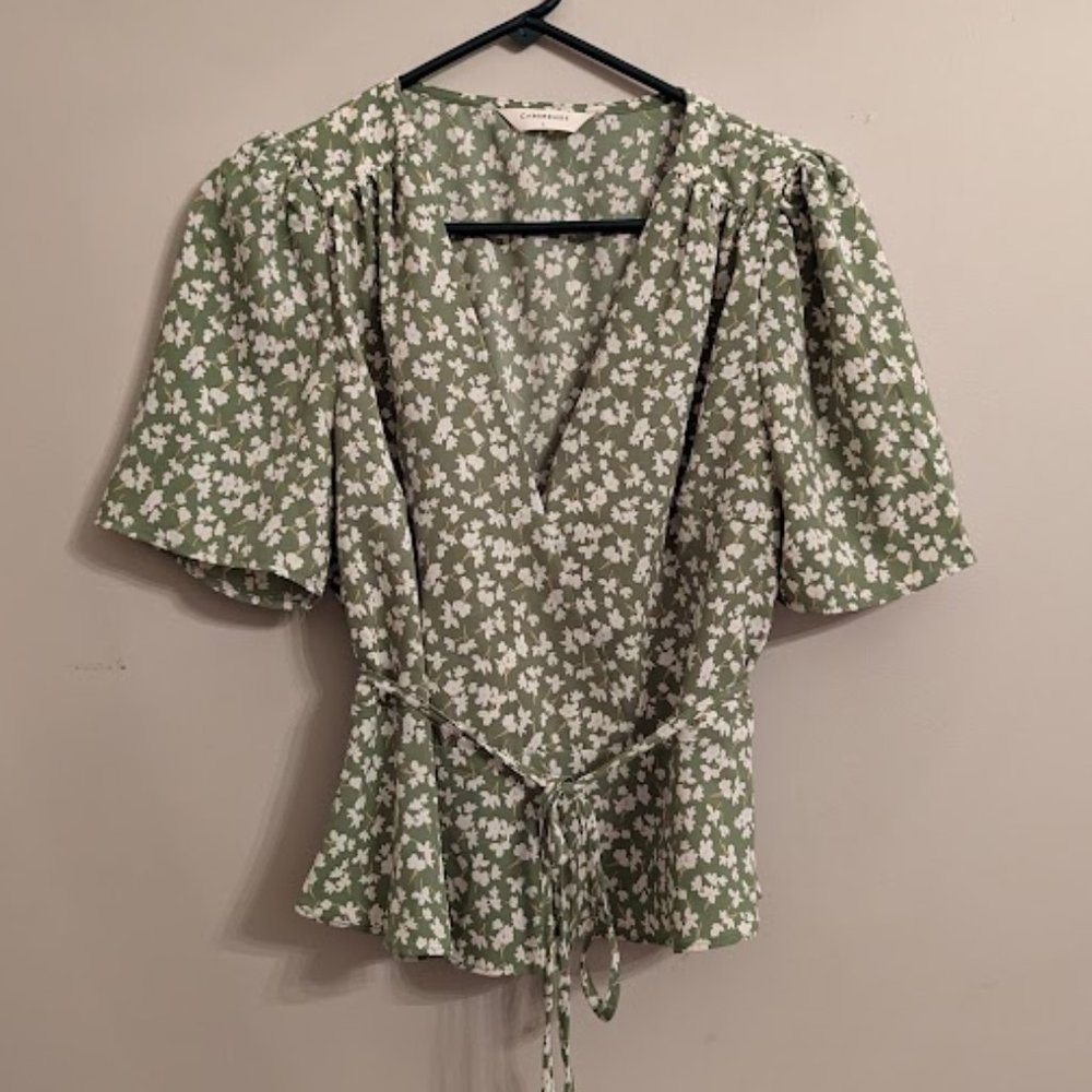 Green Floral Wrap with Ruffle top Size Large